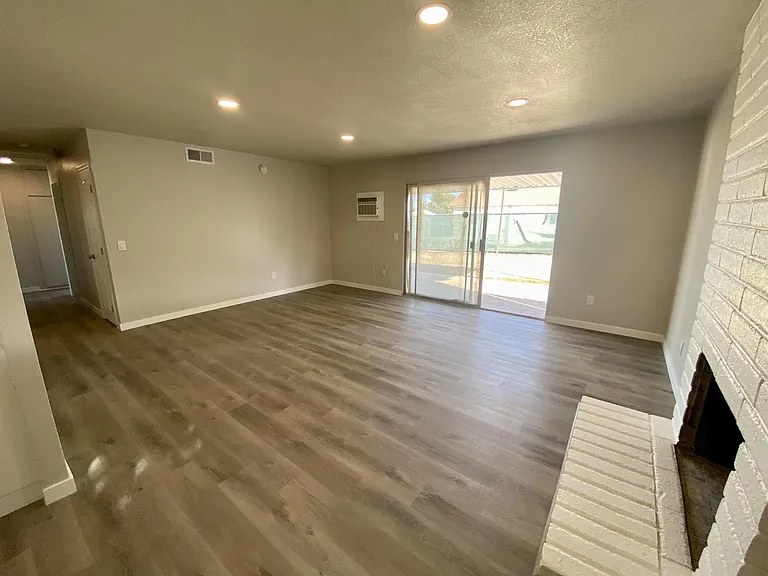 8821 Greenbrook Way — Photo 9