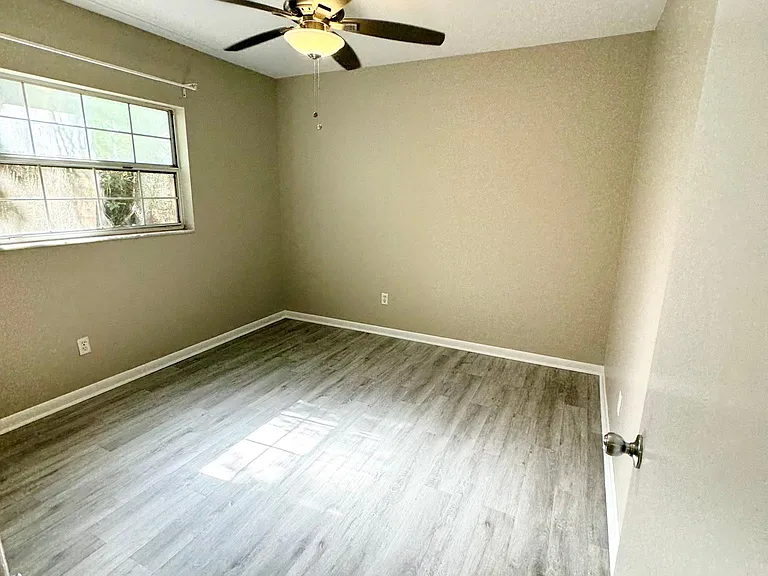 5407 N Suwanee Ave #B — Photo 20