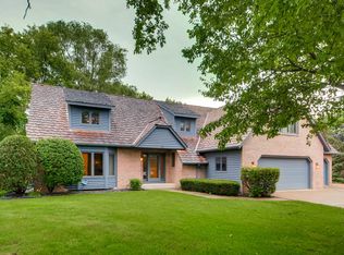 191 Hunters Glen Rd, Wayzata, MN 55391
