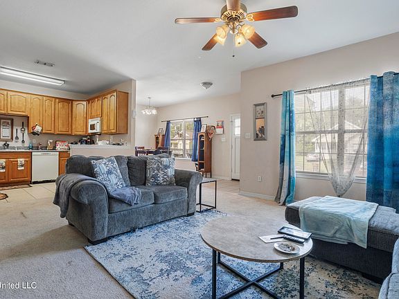 5th image of 11600 Acorn Dr