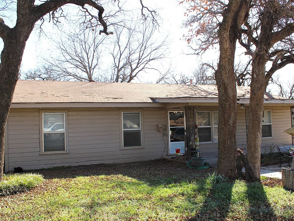 1st image of 403 Mockingbird Ln