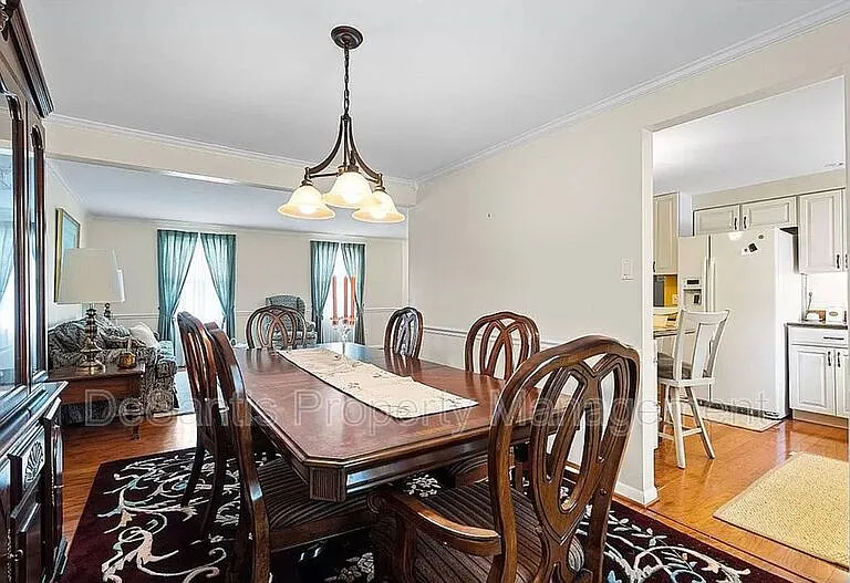 6101 Chatham Dr — Photo 8