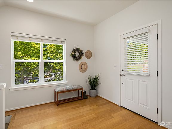 5th image of 10458 157th Place NE #101