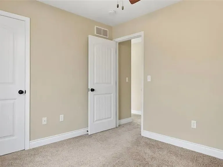 16185 Hershey Rd — Photo 17