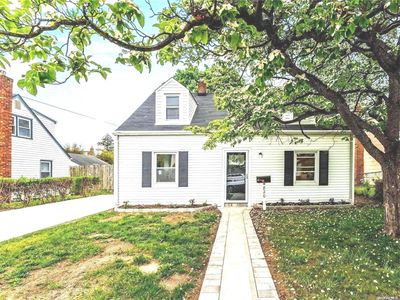820 County Line Road, Amityville, NY, 11701