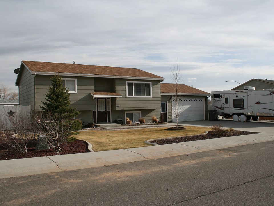 1st image of 1402 Veterans Park Dr