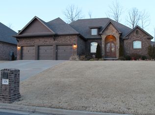 106 Sierra Valley Loop, Maumelle, AR 72113