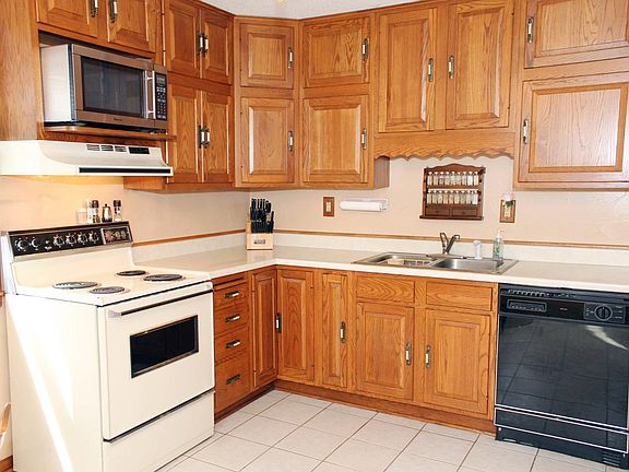 4th image of 9066 Taylor St NE