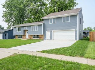 201 10th Ave, Slater, IA 50244