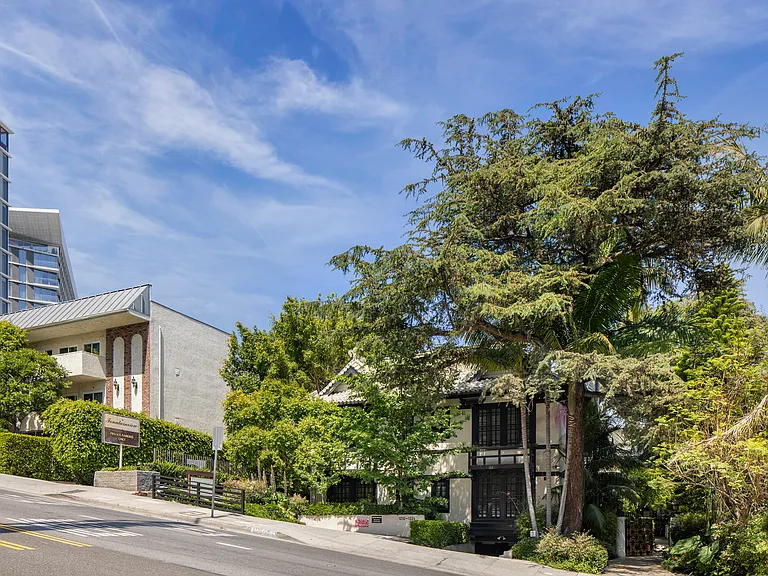 1220 N La Cienega Blvd #F2 — Photo 1