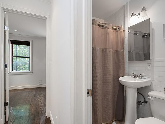 5th image of 310 W 21st St APT 4