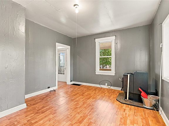 5th image of 153 Humbert Rd