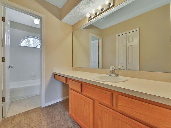 3rd image of 140 Southern Bridge Blvd Unit 2