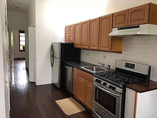 4th image of 127 W 136th St #D