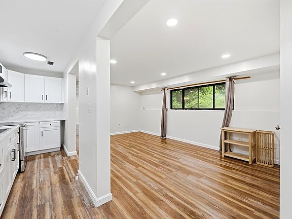 5th image of 3 Brookside Drive #3