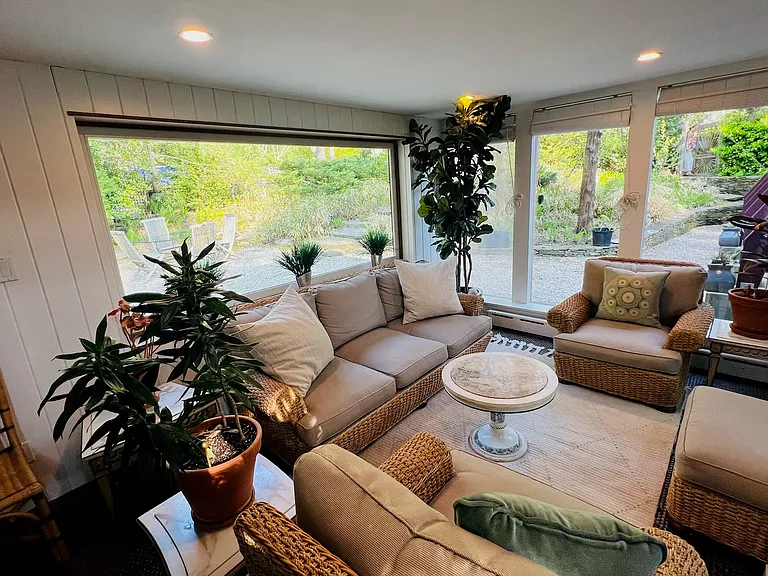 1 Burkeshire Dr — Photo 31