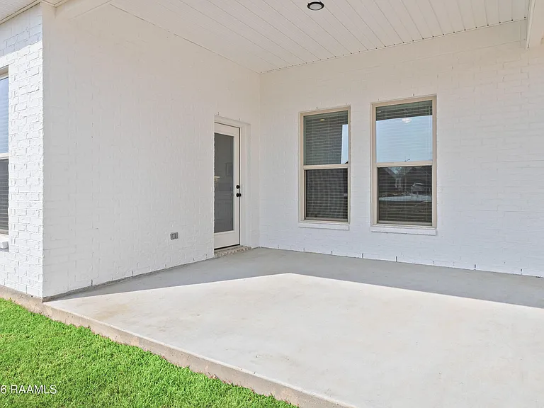107 Lotus St — Photo 22