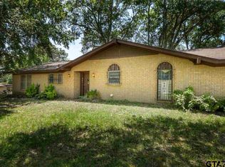 809 N Elm St, Frankston, TX 75763