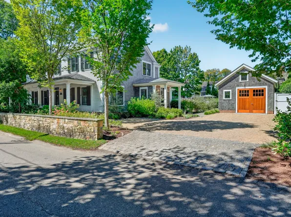 96 S Summer St, Edgartown, MA 02539