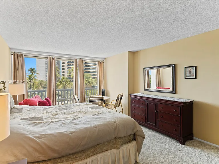 4020 Galt Ocean Dr #203 — Photo 43