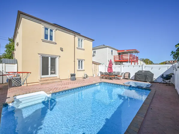 2629 East 65th Street image 1 of 25