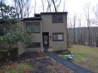 6 Maple Hill Ln UNIT 6, Woodbury, CT 06798