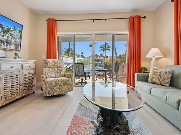 7031 Harbor Village Dr, Duck Key, FL 33050