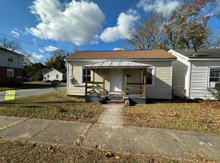 201 Bute St, Suffolk, VA 23434