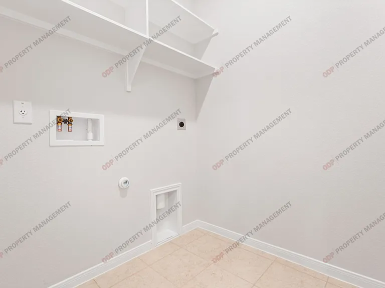 2221 Chia Ct — Photo 15