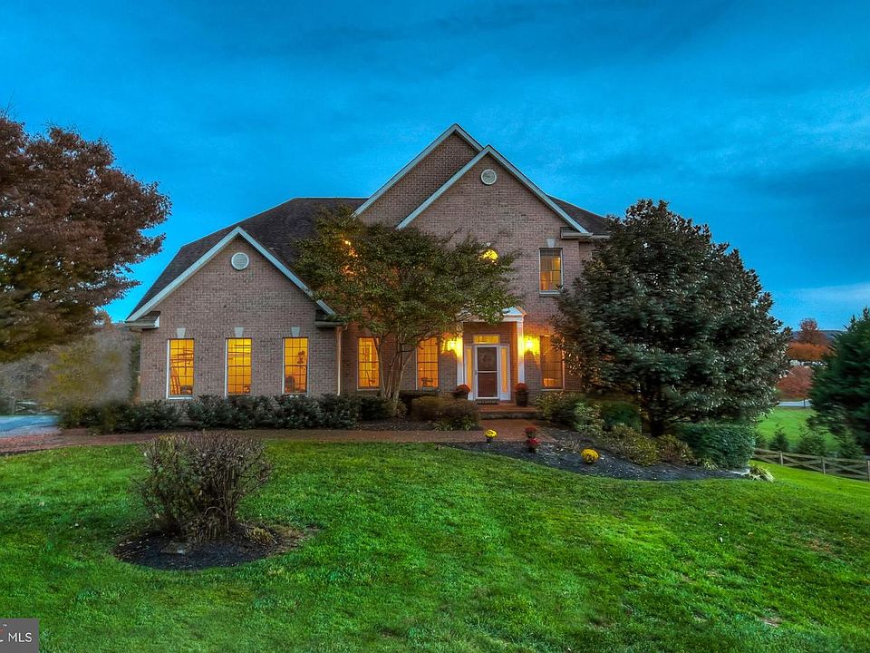 1st image of 106 Graystone Farm Rd
