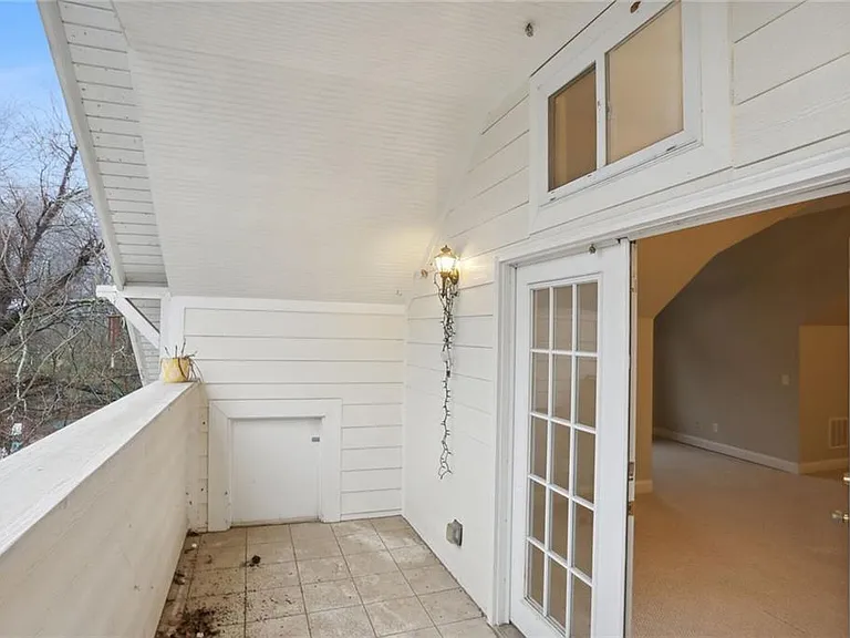 99 Bates Ave NE — Photo 23