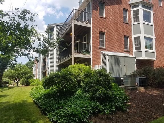 2nd image of 22 N Stone Mill Dr #1121