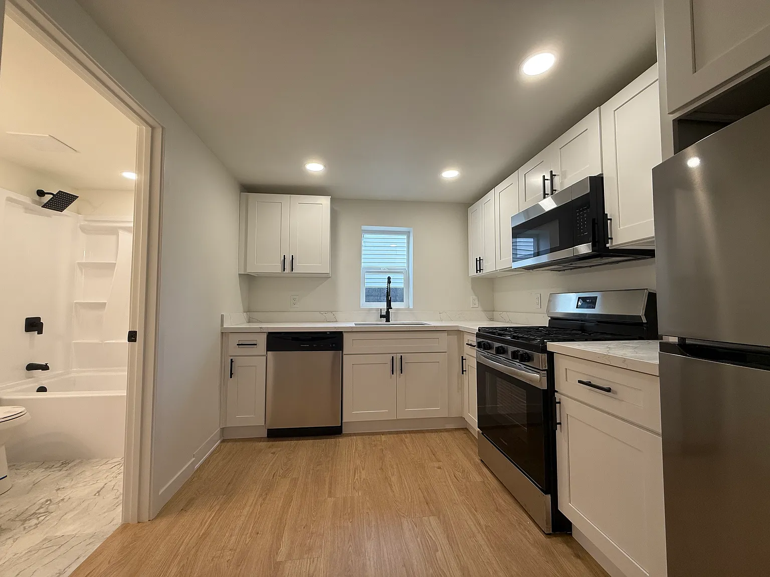 12041 - Rbe Real Investments Llc — Photo 4
