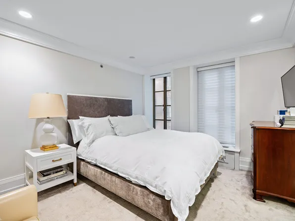 140 East 63rd Street image 15 of 22