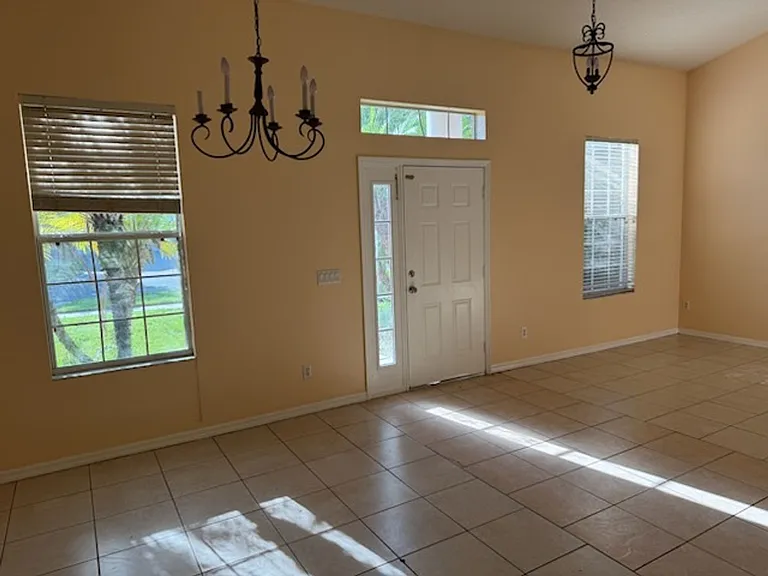 3321 Pawleys Loop N — Photo 2