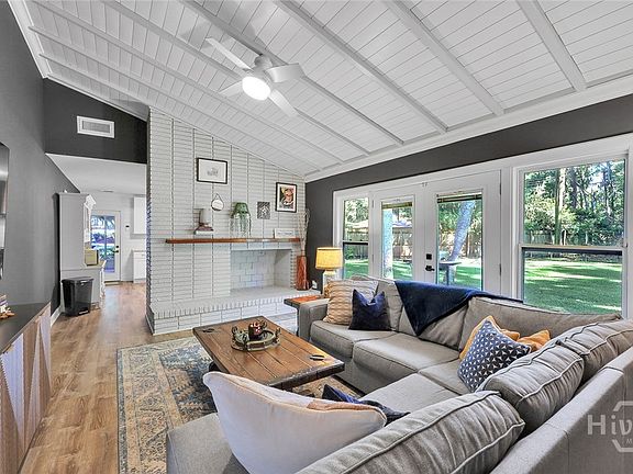 3rd image of 1521 Forsyth Road