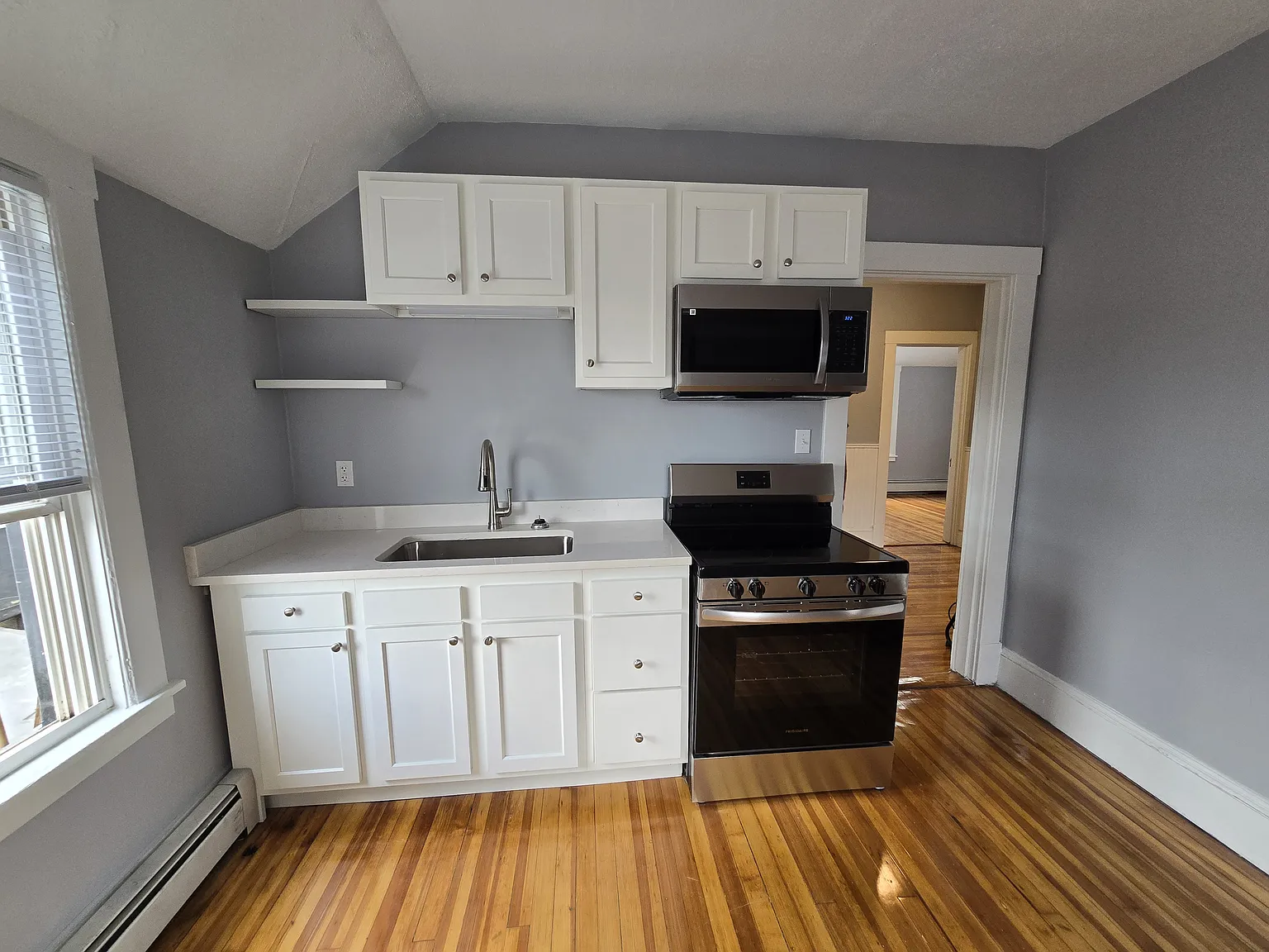 2 bed, 600 sqft, $1,600 — Photo 3