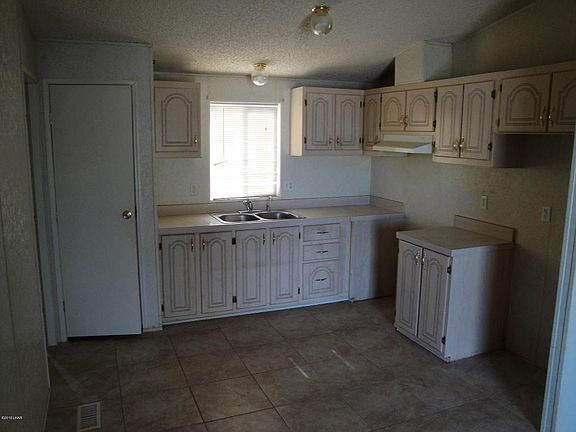4th image of 31888 Carefree Dr