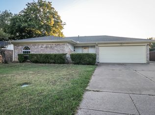 2213 Shady Brook Dr, Bedford, TX 76021