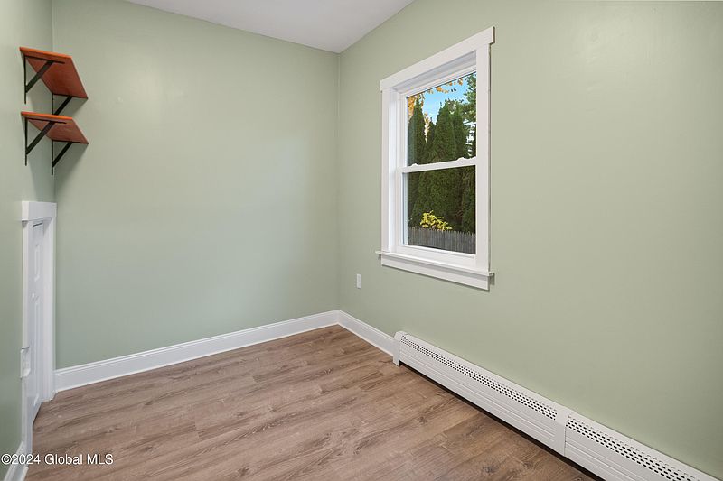 5th image of 271 Old Loudon Road