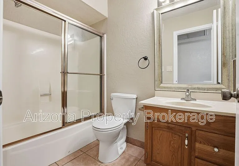 2192 E Balboa Dr — Photo 16