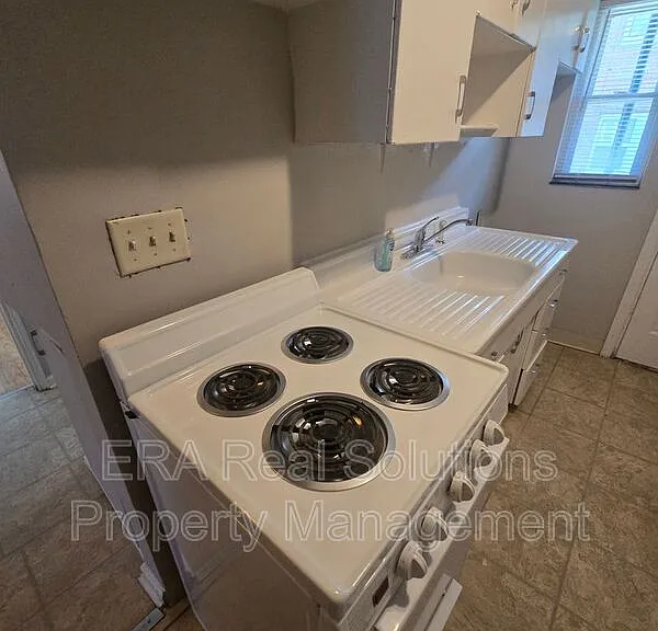 81 N Hampton Rd #B — Photo 7