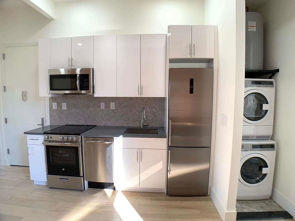 1st image of 556 Evergreen Ave #2H