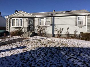 33 Roma St, East Providence, RI 02914