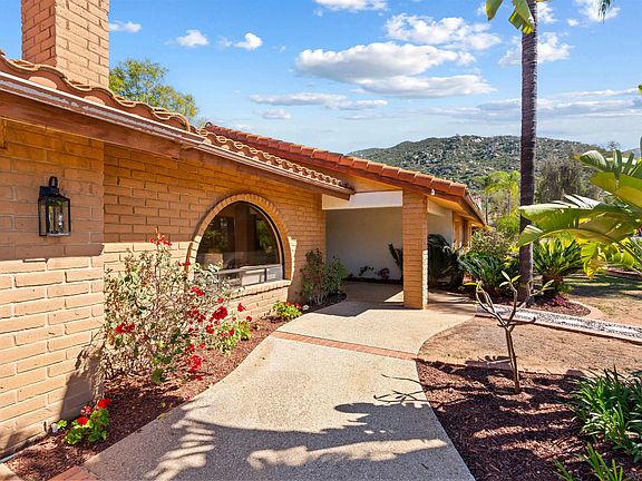 5th image of 13960 Valle Lindo Rd