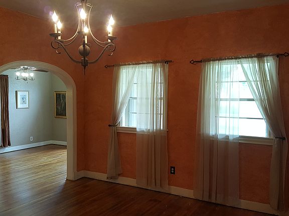 4th image of 3951 Belford Ave