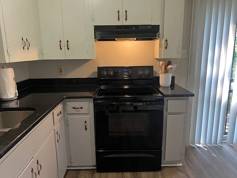 4815 Hickory Ave — Photo 6