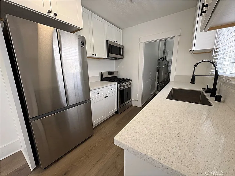 125 W Valencia Dr #A — Photo 8