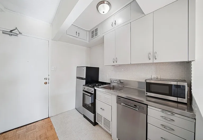 The Deco North Lake Shore — Photo 99