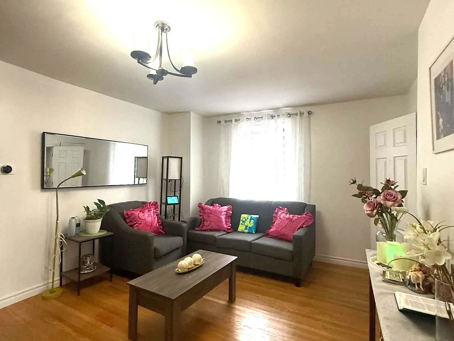 3 bed, $2,400 — Photo 4